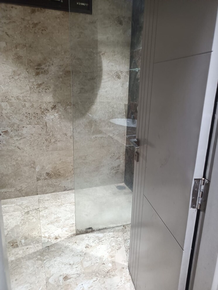 Bathroom, jagriti enclave 3 Bedroom 1250 Sq.Ft. Builder Floor In Jagriti Enclave Delhi 9466661