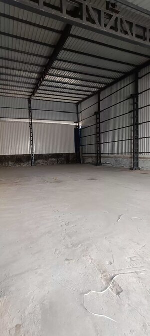 Room in  Warehouse at Manjusar – for Sale