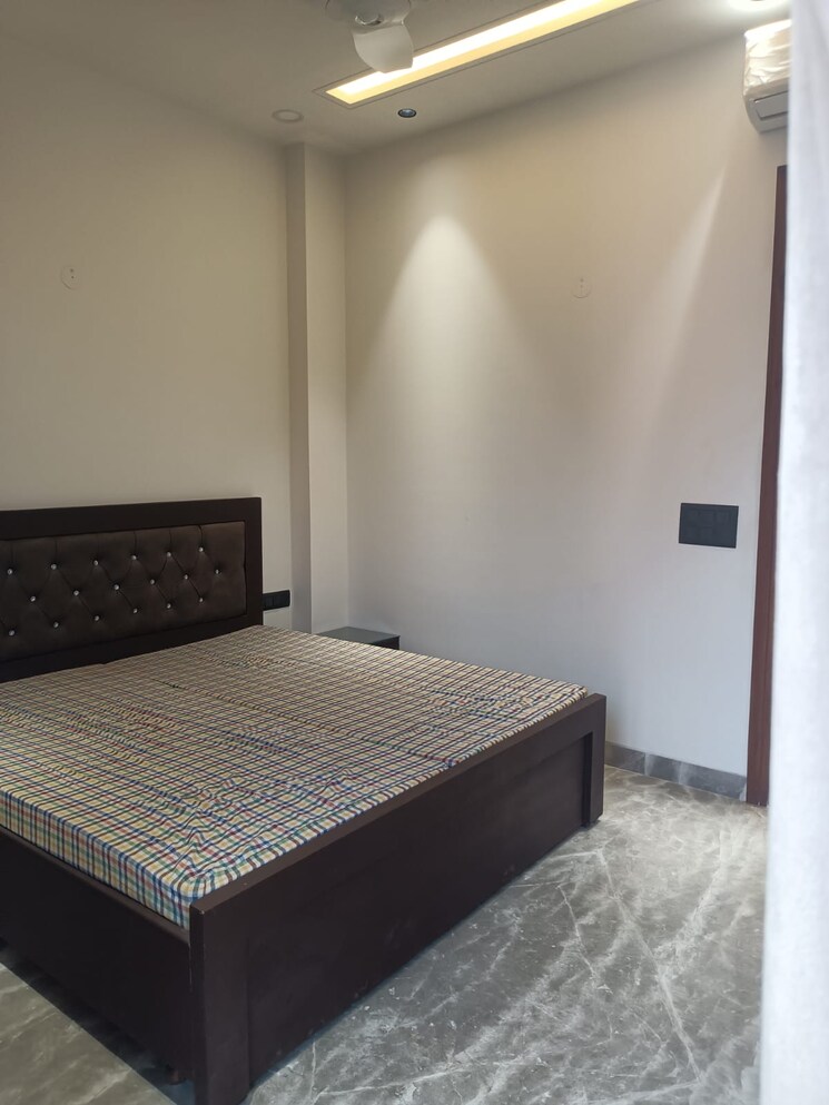 Bedroom, vivek vihar phase 1 3 Bedroom 1250 Sq.Ft. Builder Floor In Vivek Vihar Phase 1 Delhi 9466676