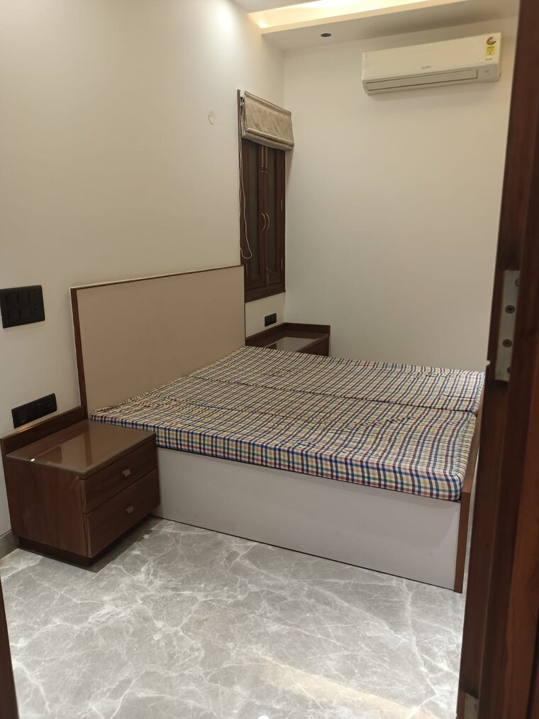 Bedroom, vivek vihar phase 1 3 Bedroom 1250 Sq.Ft. Builder Floor In Vivek Vihar Phase 1 Delhi 9466676