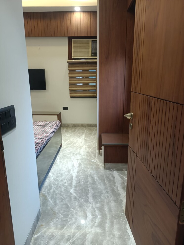 Other, vivek vihar phase 1 3 Bedroom 1250 Sq.Ft. Builder Floor In Vivek Vihar Phase 1 Delhi 9466676