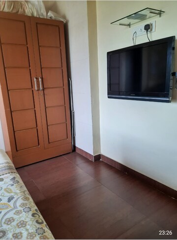 Room in 1 BHK Apartment at Mantri Park, Goregaon East – for Rent
