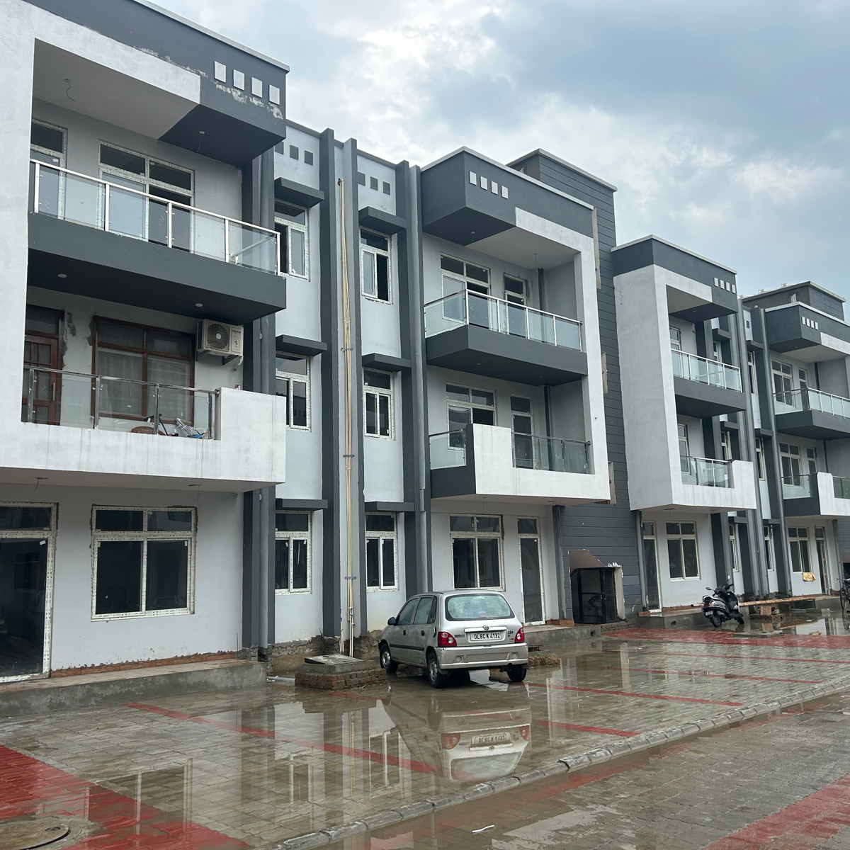 2 BHK + Pooja Room Apartment For Sale in Modipuram
