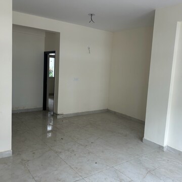 Room in 2 BHK Apartment at Modipuram – for Sale