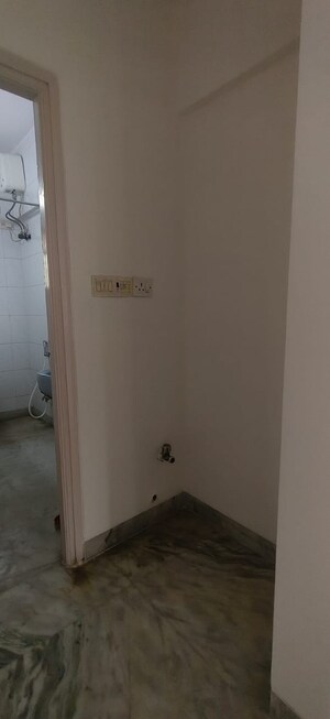 Room in 3 BHK Apartment at Swami Tower, Chembur – for Rent