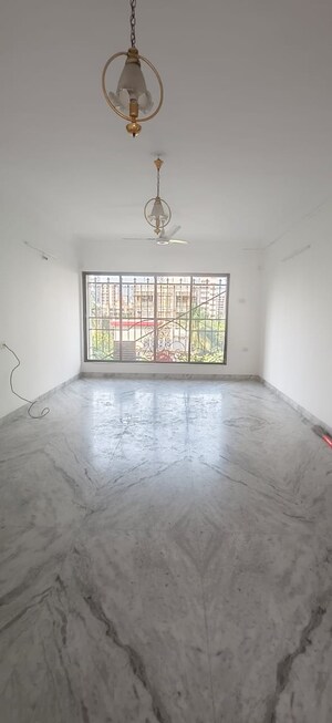 Room in 3 BHK Apartment at Swami Tower, Chembur – for Rent