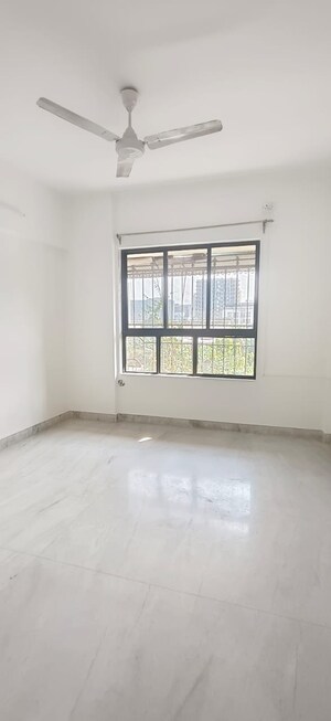 Room in 3 BHK Apartment at Swami Tower, Chembur – for Rent