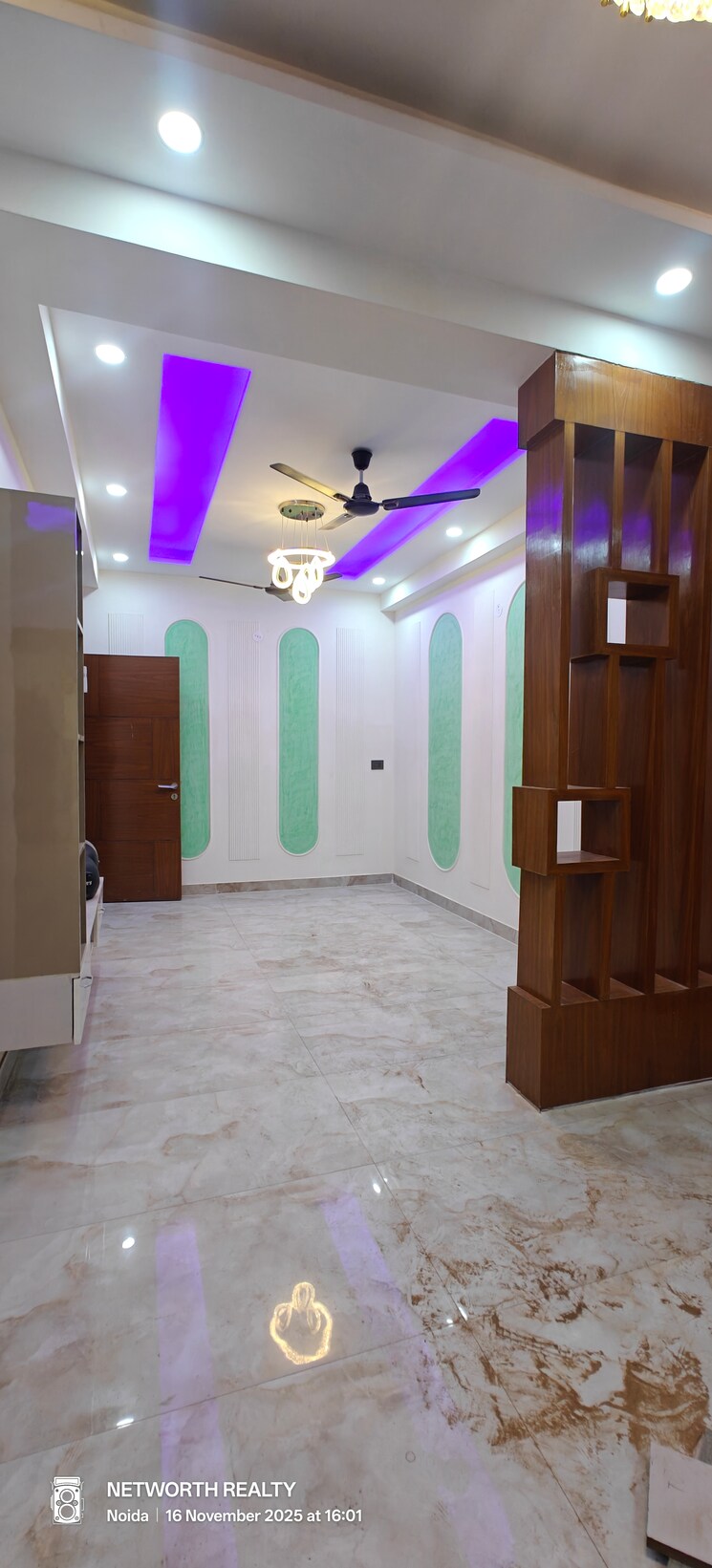 Living Room, sector 73 2 Bedroom 1050 Sq.Ft. Builder Floor In Sector 73 Noida 9466791