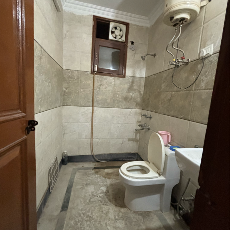 Bathroom, malviya nagar 2 Bedroom 1000 Sq.Ft. Builder Floor In Malviya Nagar Delhi 9466786