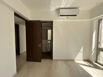 Room in 3 BHK Apartment at Lodha World One, Worli – for Sale