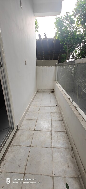 Balcony in 1 BHK Builder Floor at Sector 73 – for Sale