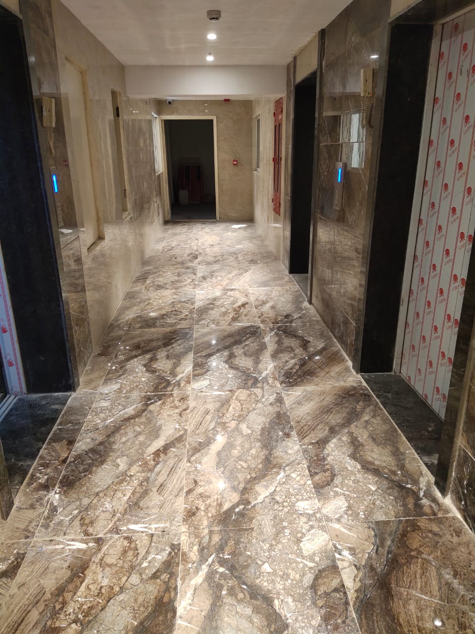 2 BHK 850 Sq.Ft. Apartment in Shreerang CHS