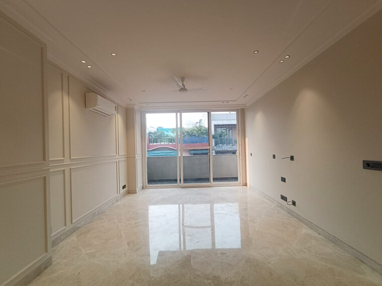 Room, greater kailash i 3 Bedroom 220 Sq.Yd. Builder Floor In Greater Kailash I Delhi 9466843