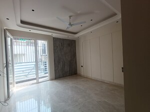 Room in 3 BHK Builder Floor at Greater Kailash I – for Rent