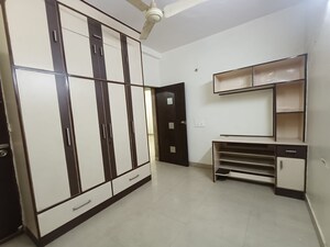 Room in 2 BHK Builder Floor at East of Kailash Block-B RWA, East Of Kailash – for Rent