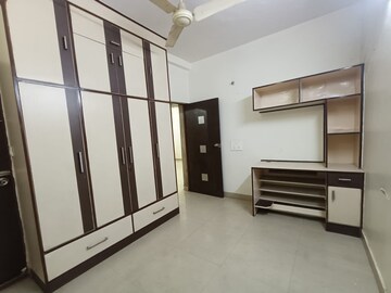 Room in 2 BHK Builder Floor at East of Kailash Block-B RWA, East Of Kailash – for Rent