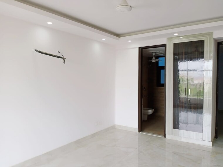 Room, east-of-kailash-block-b-rwa 3 Bedroom 250 Sq.Yd. Builder Floor In East Of Kailash Delhi 9466849