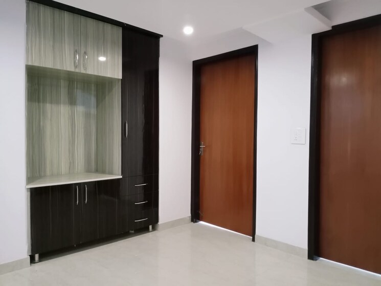 Room, east-of-kailash-block-b-rwa 3 Bedroom 250 Sq.Yd. Builder Floor In East Of Kailash Delhi 9466849