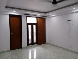 Room in 3 BHK Builder Floor at East of Kailash Block-B RWA, East Of Kailash – for Rent