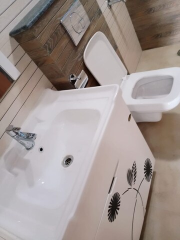 Bathroom in 3 BHK Builder Floor at East of Kailash Block-B RWA, East Of Kailash – for Rent