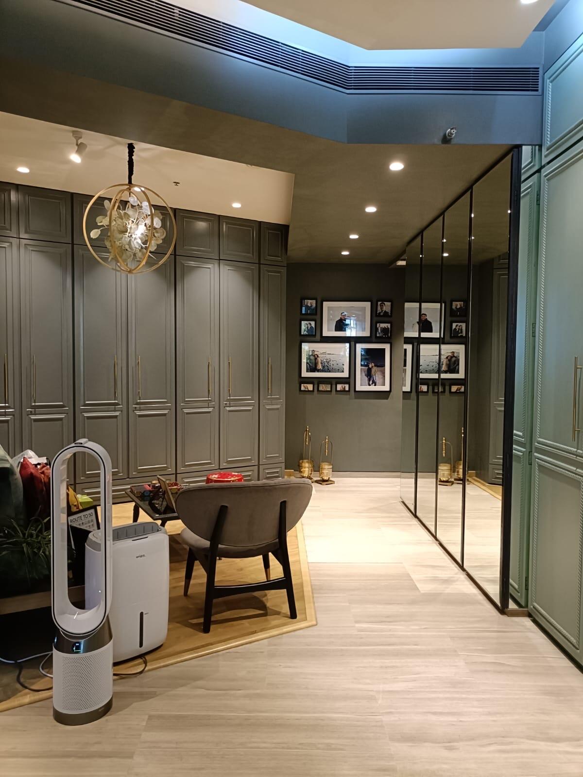 4 BHK + Servant Room Apartment For Sale in Lodha The World Towers World One Tier 2