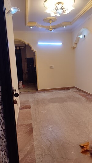 Room in 2 BHK Builder Floor at Jail Road – for Rent