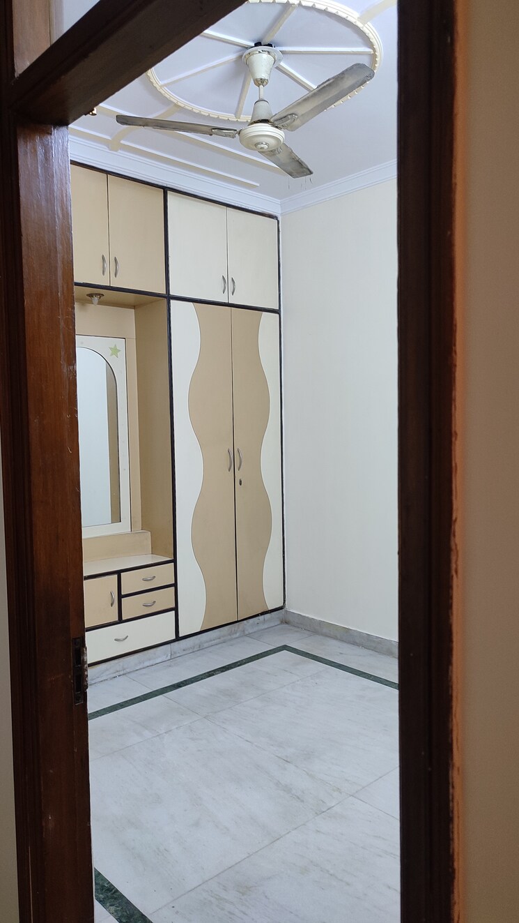 Room, jail road 2 Bedroom 900 Sq.Ft. Builder Floor In Jail Road Delhi 9466848