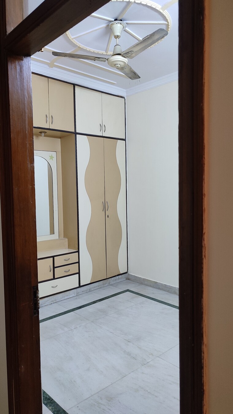 Room, jail road 2 Bedroom 900 Sq.Ft. Builder Floor In Jail Road Delhi 9466848