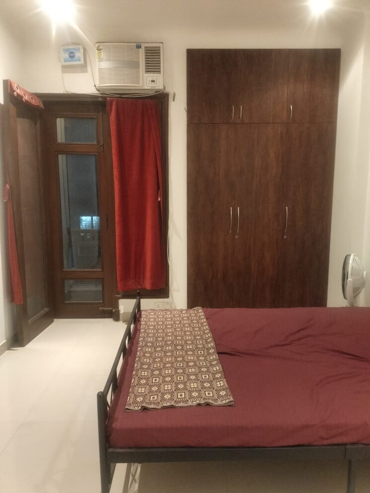 Bedroom, gulmohar park 3 Bedroom 200 Sq.Yd. Builder Floor In Gulmohar Park Delhi 9466858