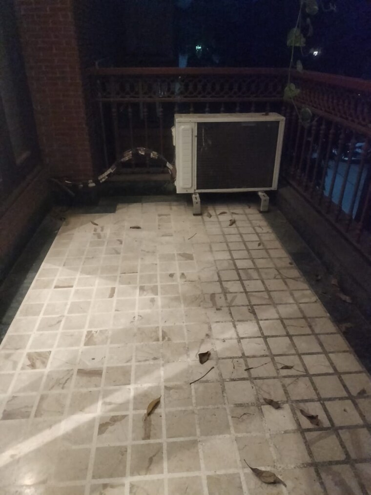 Kitchen, gulmohar park 3 Bedroom 200 Sq.Yd. Builder Floor In Gulmohar Park Delhi 9466858