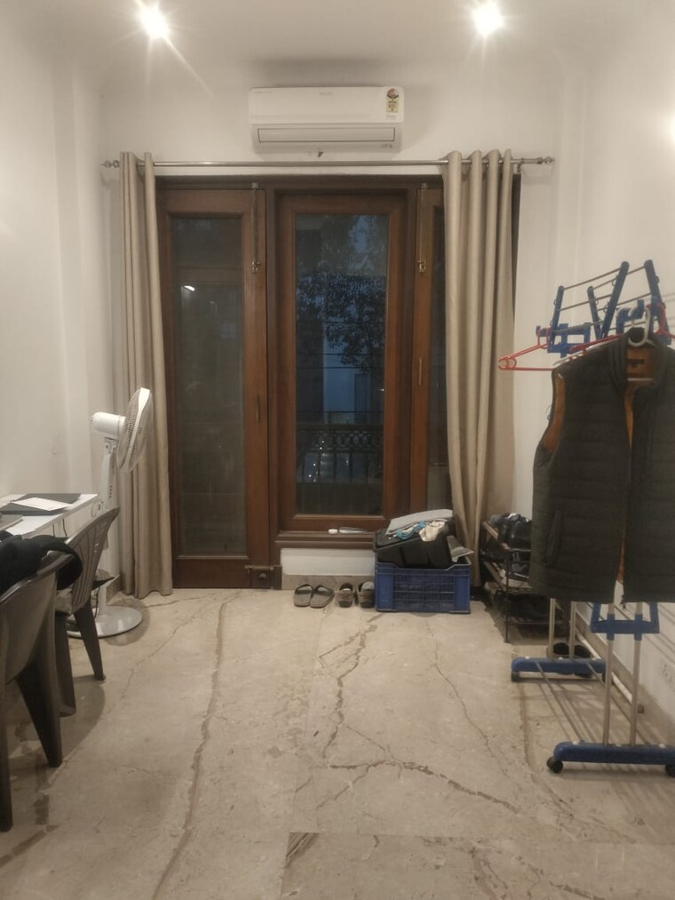 Living Room, gulmohar park 3 Bedroom 200 Sq.Yd. Builder Floor In Gulmohar Park Delhi 9466858