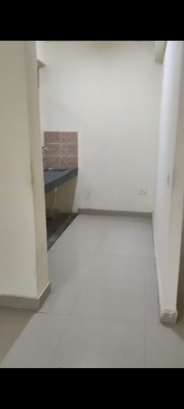 Room in 2 BHK Apartment at Conscient Habitat 78, Sector 78 – for Rent
