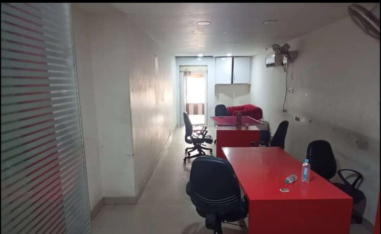 Team Area, hazratganj Commercial Office Space 750 Sq.Ft. In Hazratganj Lucknow 9466888