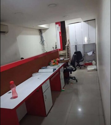  Office Space For Rent in Hazratganj