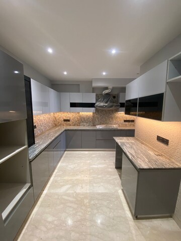 Kitchen in 4 BHK Builder Floor at Dlf Phase iv – for Rent