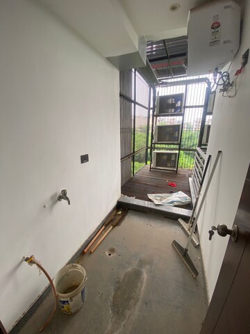 Staircase in 4 BHK Builder Floor at Dlf Phase iv – for Rent