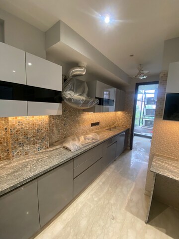 Kitchen in 4 BHK Builder Floor at Dlf Phase iv – for Rent