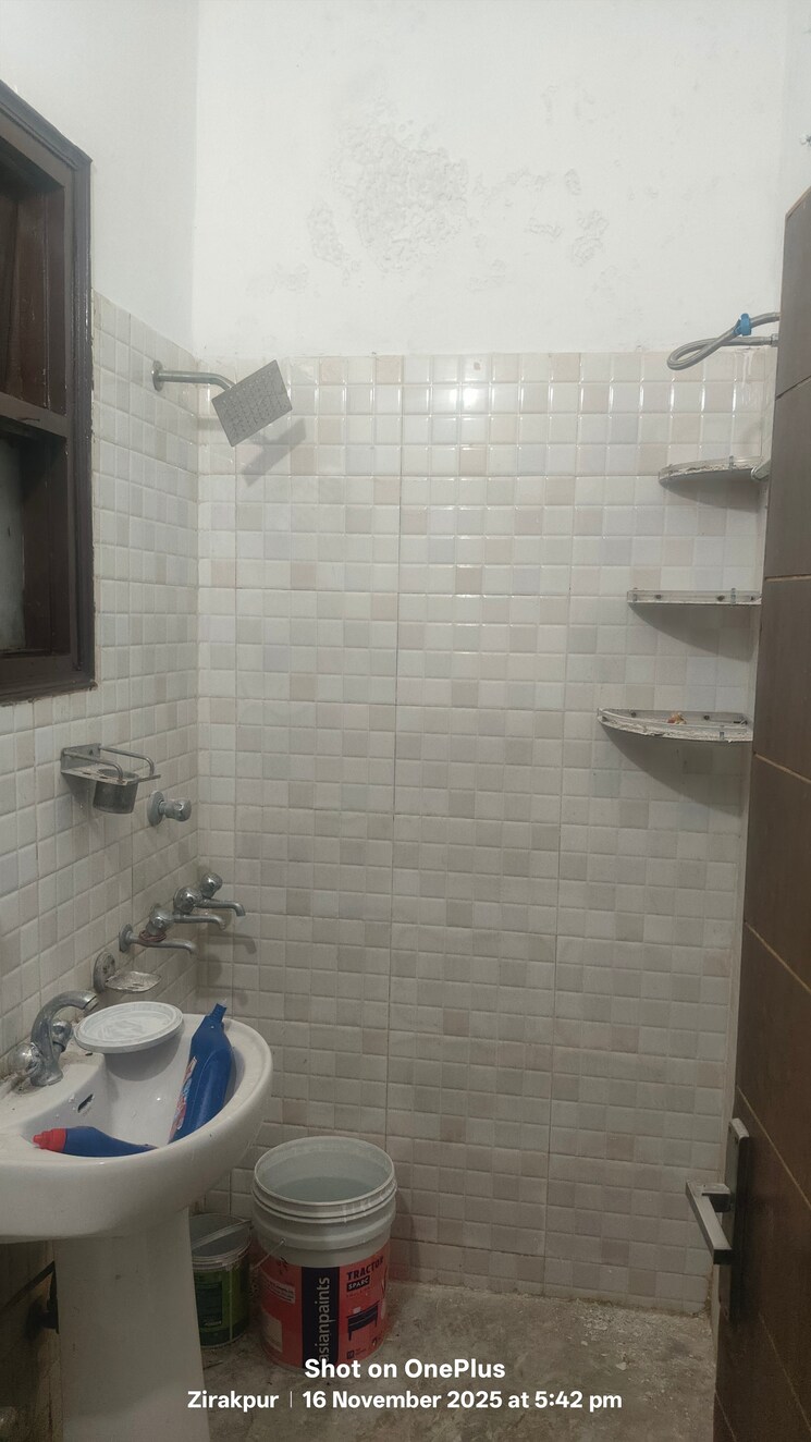 Attached Bathroom, dhakoli 2 Bedroom 122 Sq.Yd. Apartment In Dhakoli Zirakpur 9466895