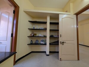 Furnished Amenities in 2 BHK Apartment at Town Hall – for Rent