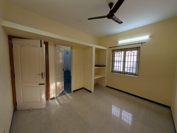 2 BHK Apartment For Rent in Town Hall