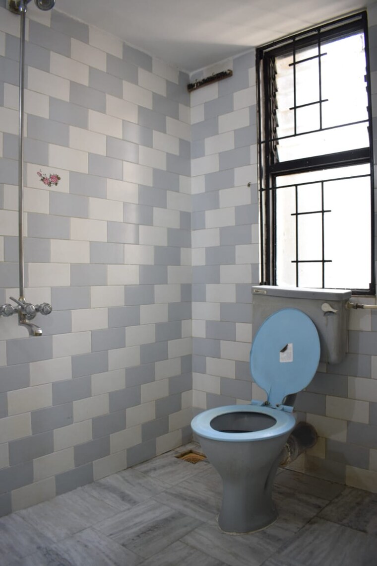 Bathroom, kumar-point 2 Bedroom 930 Sq.Ft. Apartment In Aundh Pune 9466912