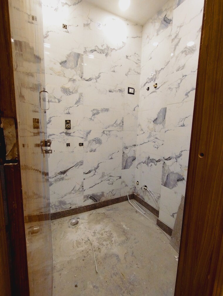 Bathroom, uttam nagar 3 Bedroom 800 Sq.Ft. Builder Floor In Uttam Nagar Delhi 9466939