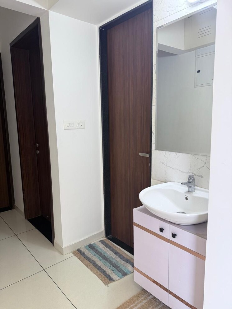 Bathroom, anand-park-aundh 3 Bedroom 1500 Sq.Ft. Apartment In Aundh Pune 9466970