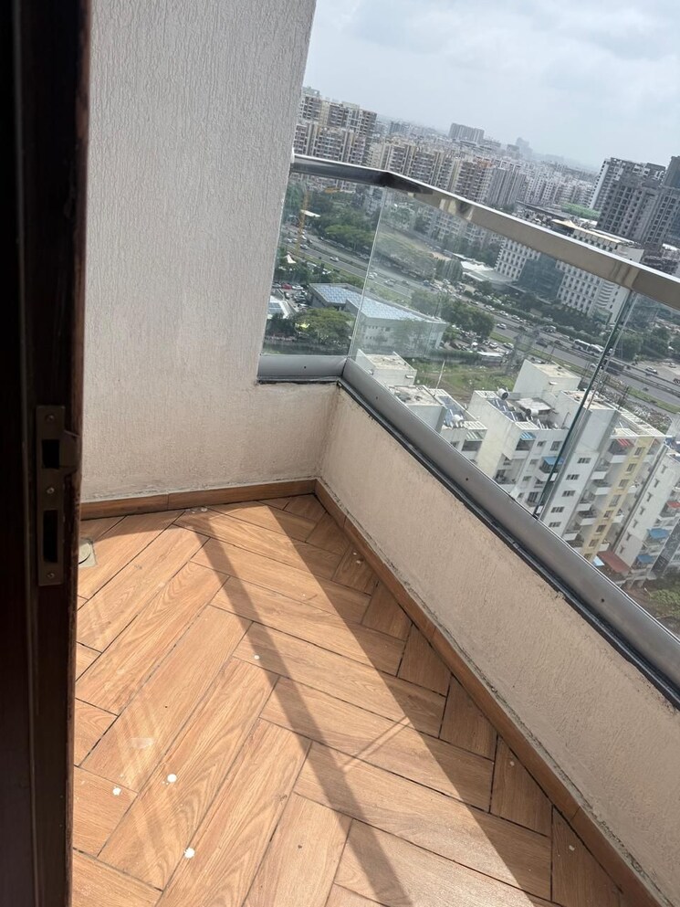 Balcony, anand-park-aundh 3 Bedroom 1500 Sq.Ft. Apartment In Aundh Pune 9466970