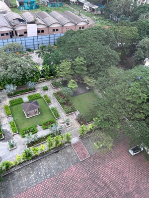 Master Plan in 4 BHK Apartment at Greeshma Residency II, Eastern Express Highway – for Rent