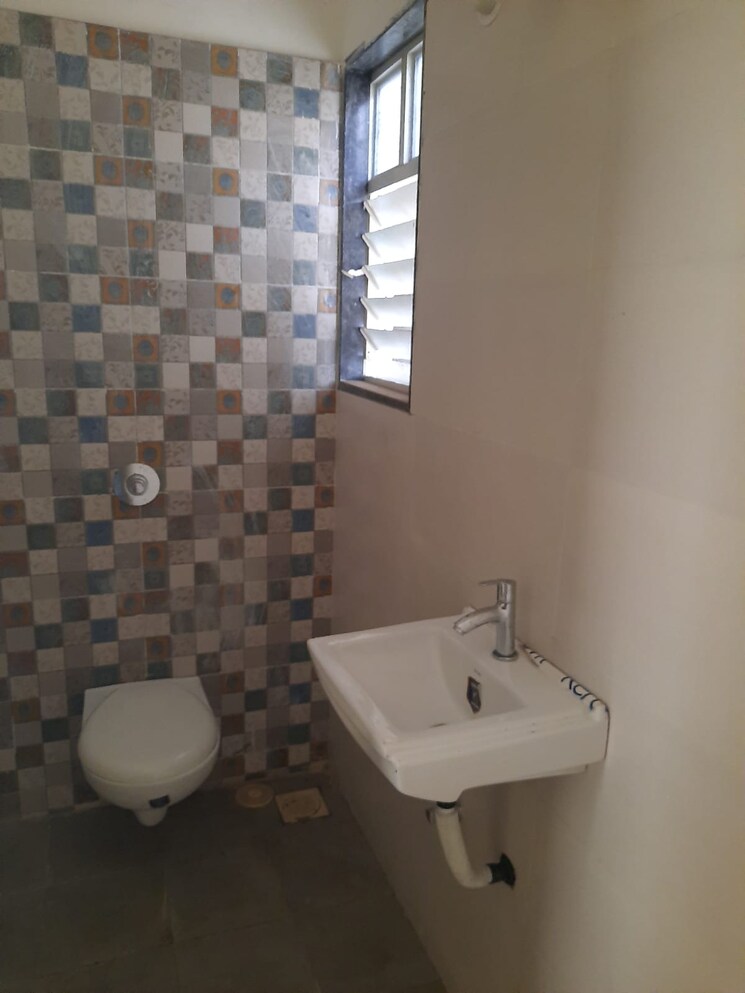 Bathroom, asha-heights-aundh 2 Bedroom 1000 Sq.Ft. Apartment In Aundh Pune 9466991