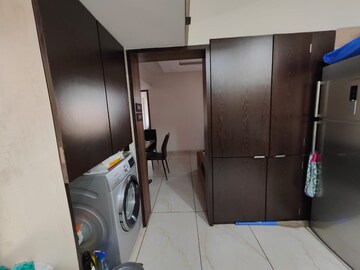 Furnished Amenities in 2 BHK Apartment at Rattan Icon, Seawoods Sector 50 – for Rent