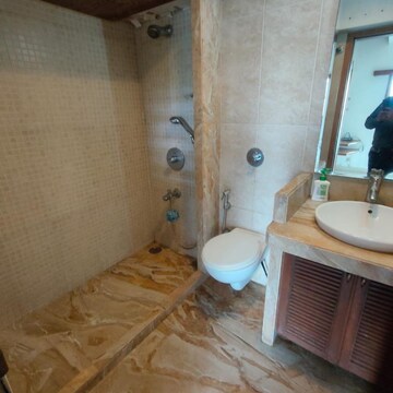 Bathroom in 3 BHK Apartment at Park View Dadar, Shivaji Park – for Sale