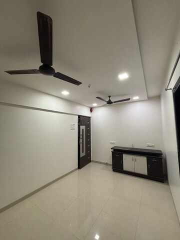 1.5 BHK Apartment For Sale in Sheth Midori, Dahisar East