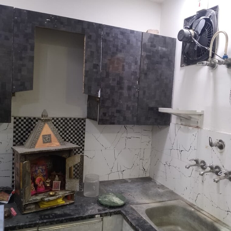 Kitchen, shastri nagar 2.5 Bedroom 750 Sq.Ft. Builder Floor In Shastri Nagar Delhi 9467019